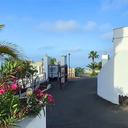 Апартаменты Superlative With Spectacular Ocean Views Чайофа